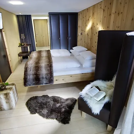 Hotel Alpenfriede 4*